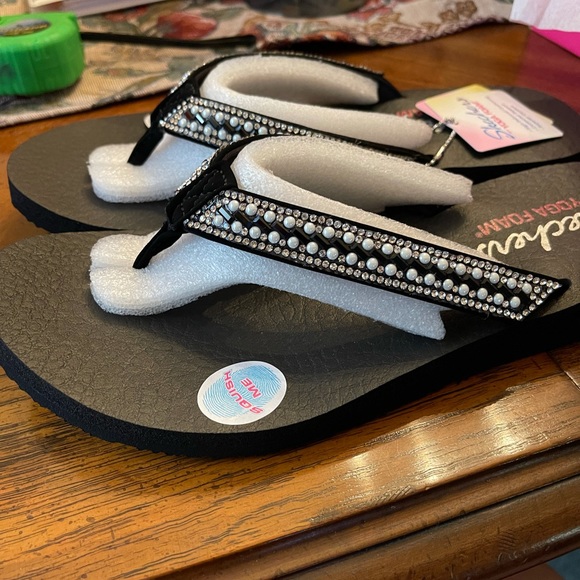 Skechers sandals - Picture 1 of 7